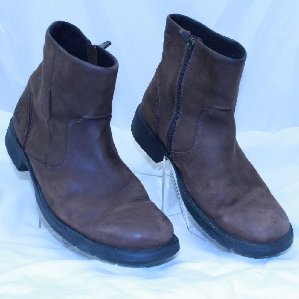 Clarks Size 10M Brown Nubuck Leather Side Zip Lug Sole Casual Ankle Boots